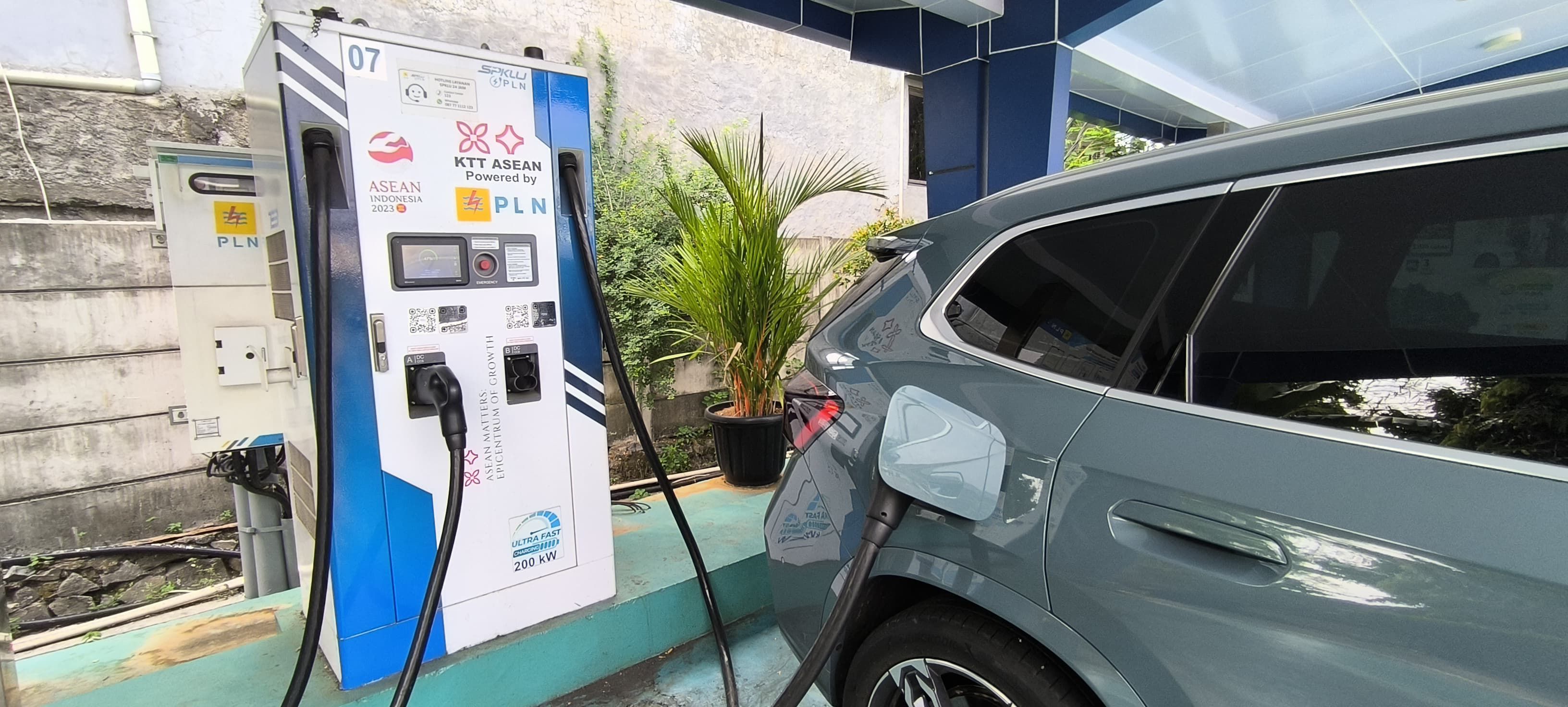 /uploads/BMW_i_X1_Charging_01_ba0dd9b7a4.jpeg