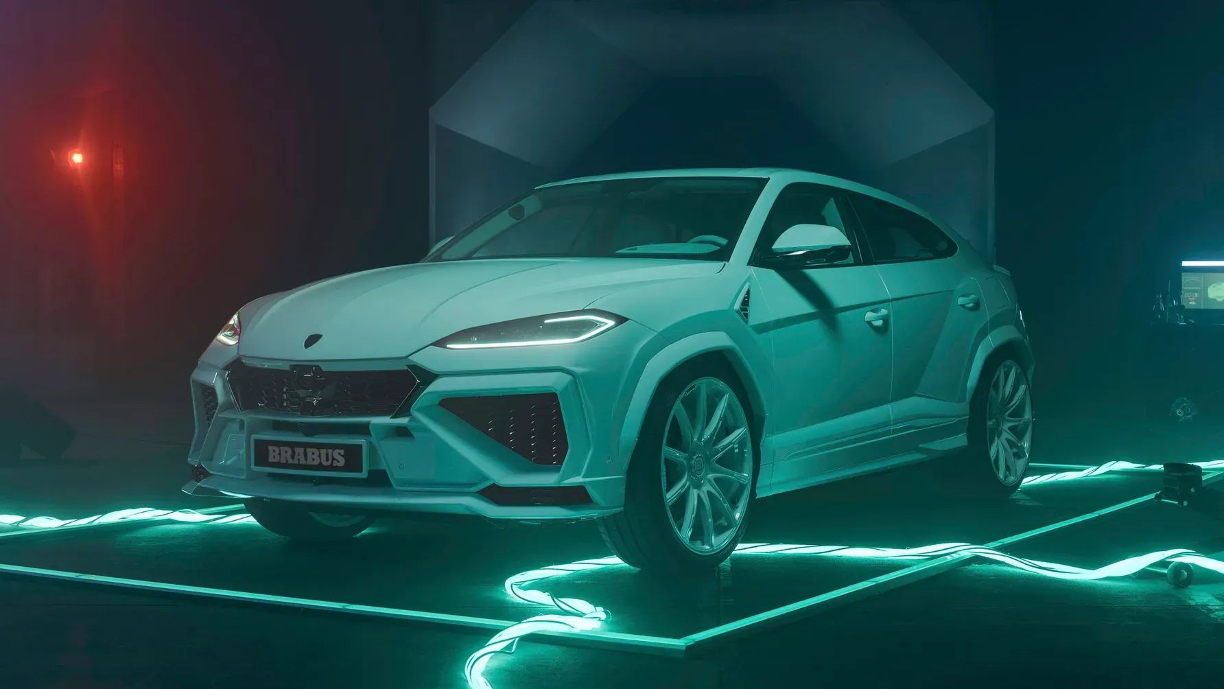 /uploads/BRABUS_900_Lamborghini_Urus_On_Location_1_a6bc26c84f.webp