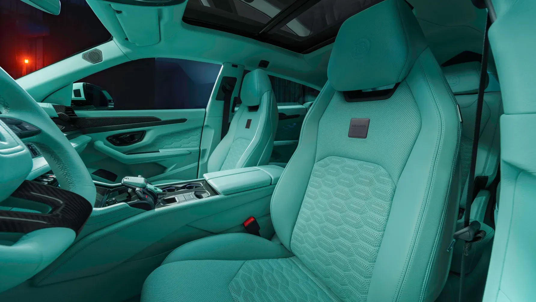 /uploads/BRABUS_900_Lamborghini_Urus_On_Location_61_acb583d979.webp