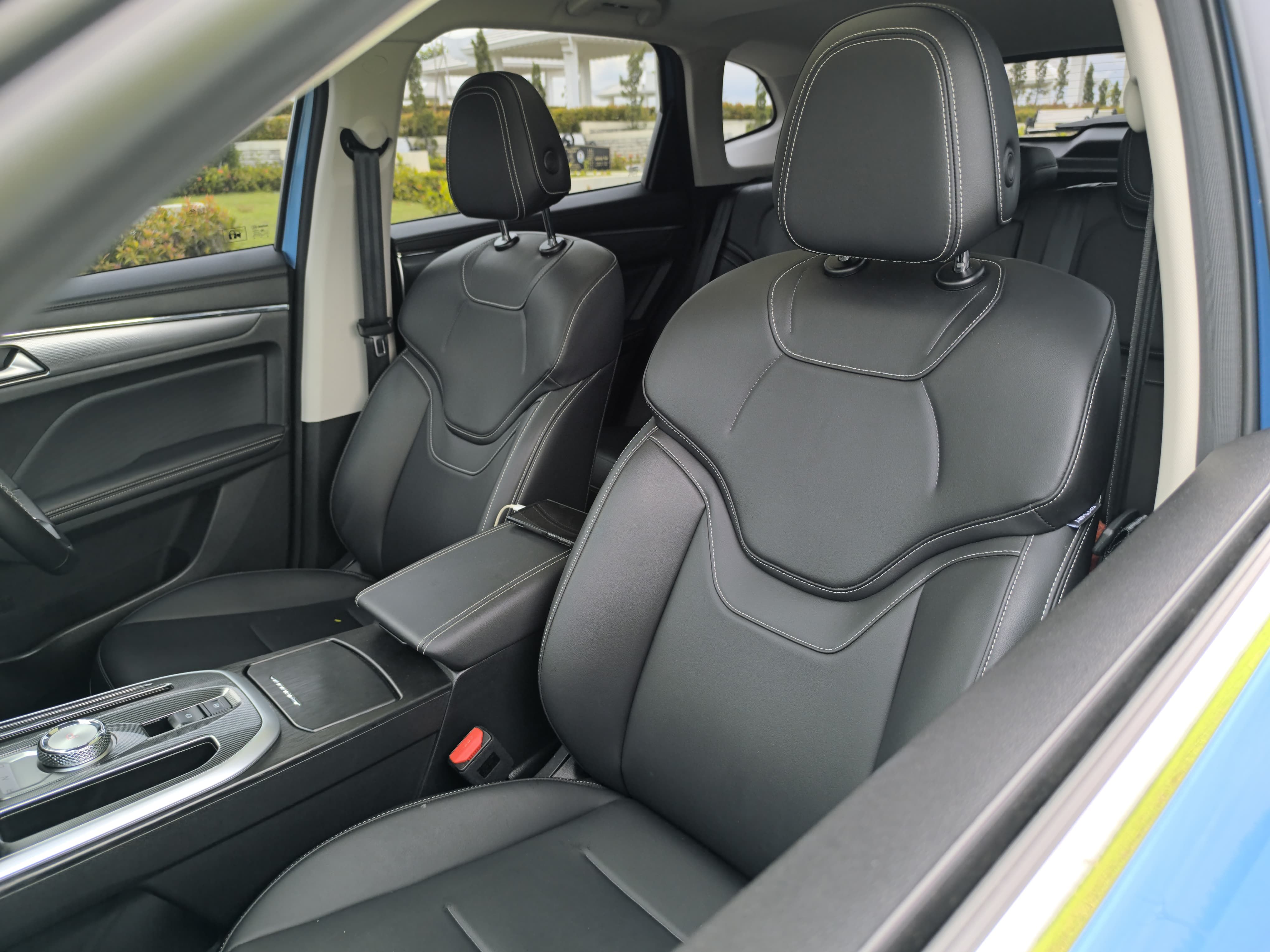 /uploads/Jolion_Passenger_seats_ce2d6da1cd.jpeg