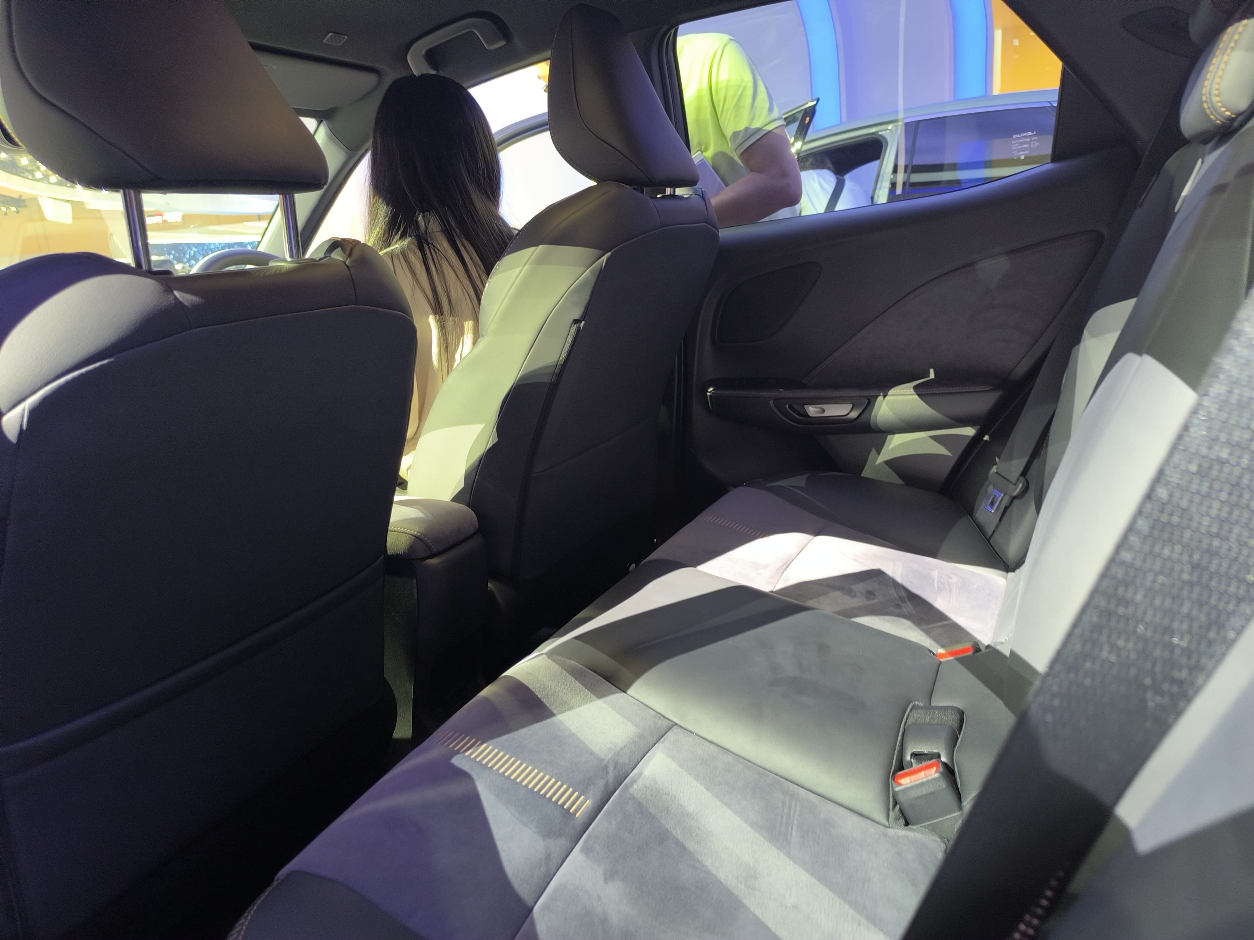 /uploads/LBX_Backseat_141399b7f9.jpeg