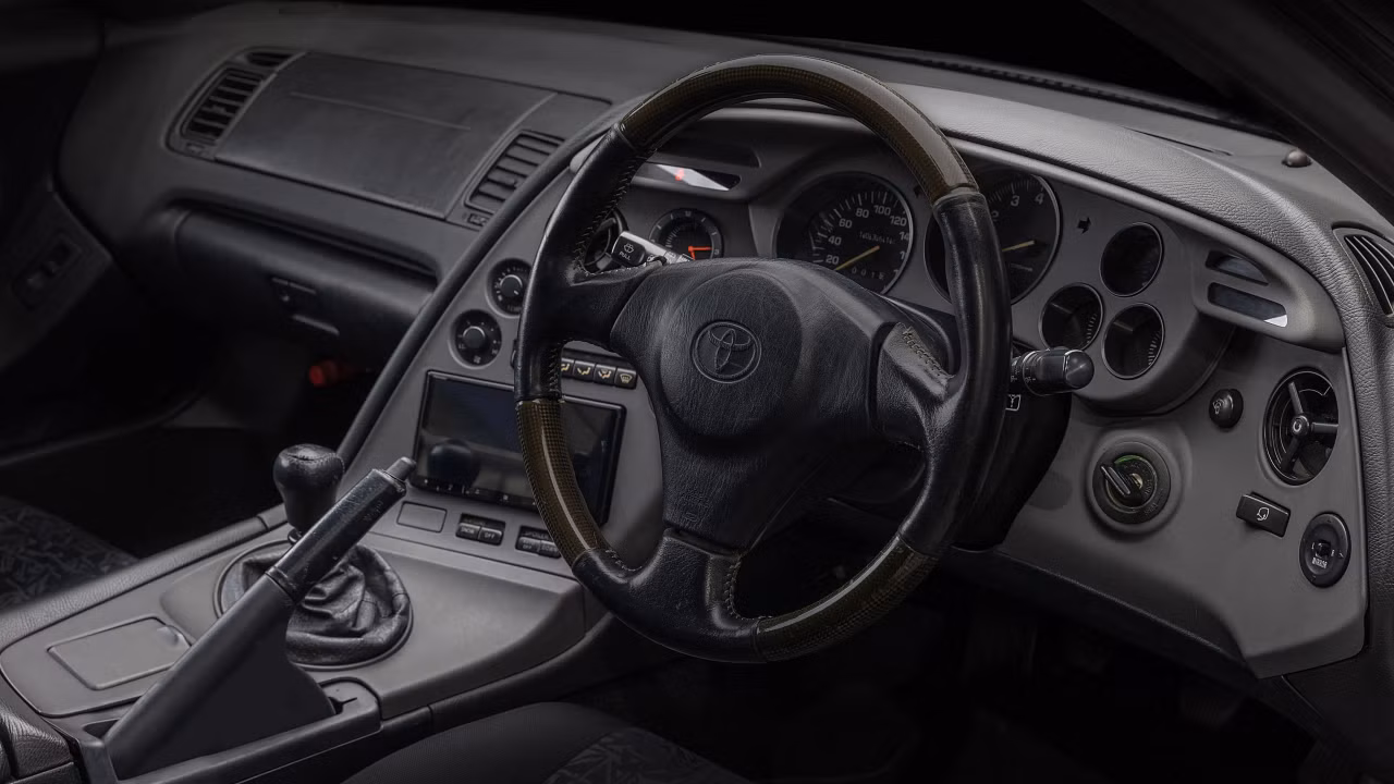 Toyota Hadirkan Dashboard Baru untuk Supra A80, Dukung Mobil Legendaris Tetap Eksis
